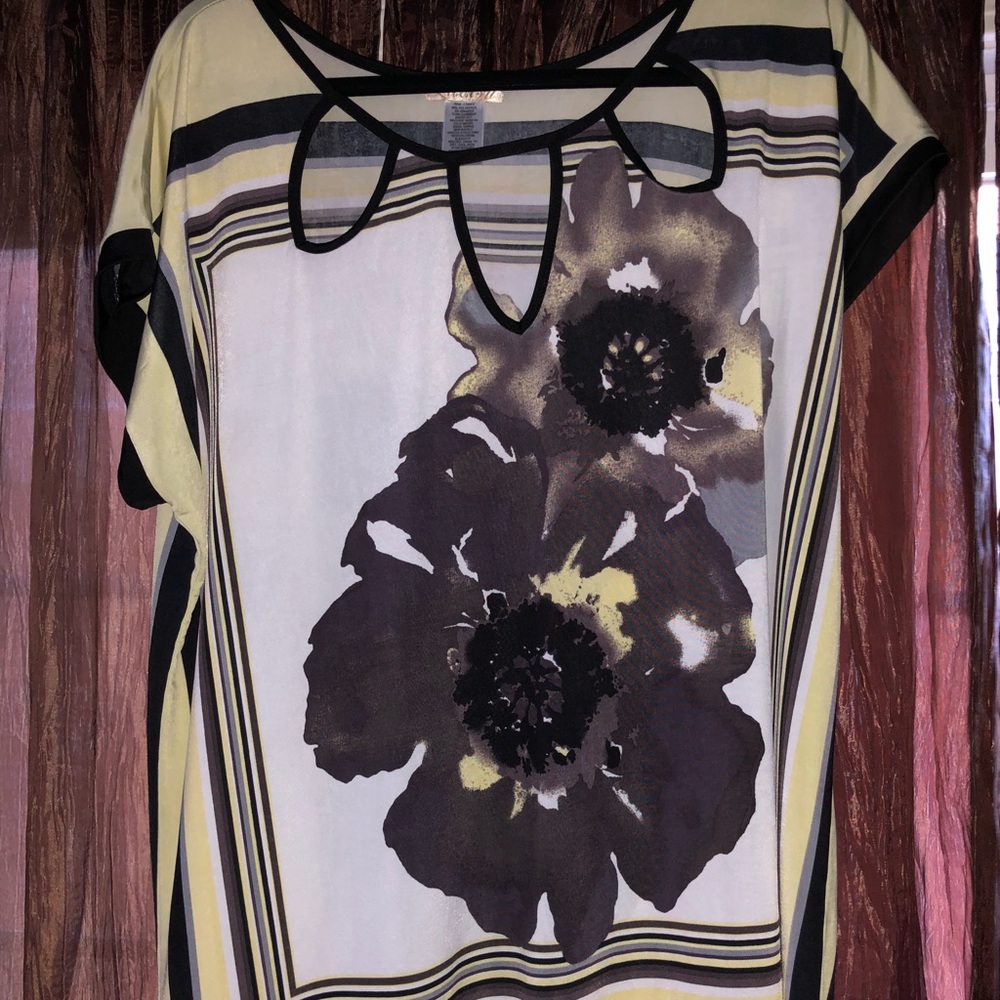 CUTE YELLOW & BLACK TOP